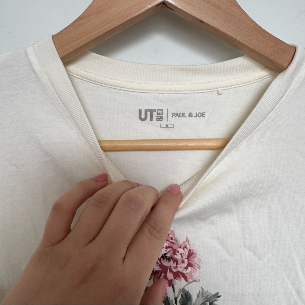 Uniqlo Cat Graphic Tee | Vintage-Inspired Floral Print T-Shirt | White Shirt M - Picture 6 of 7